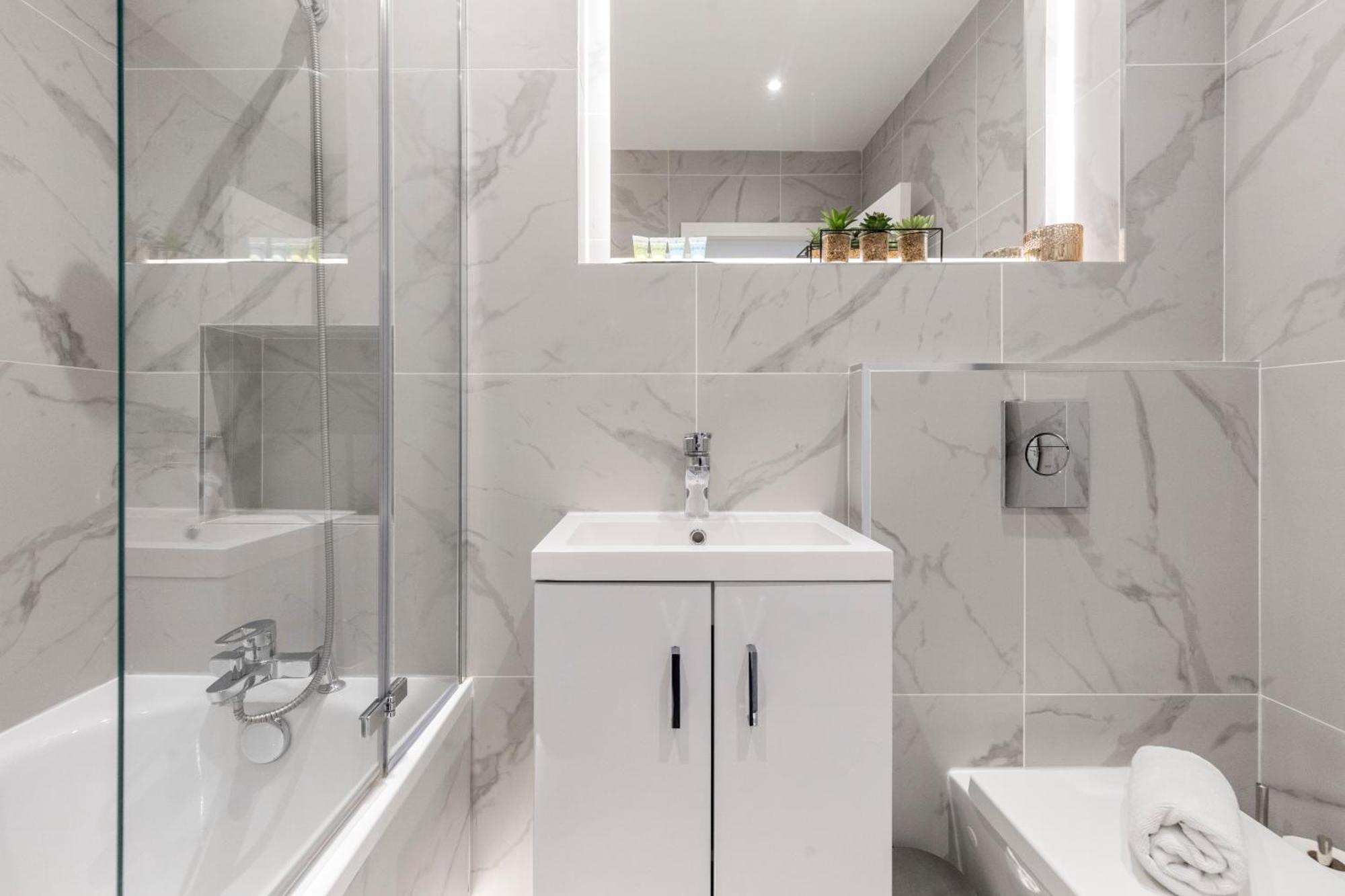 Luxurious 2 Bedroom - Apartment - Central Location Λονδίνο Εξωτερικό φωτογραφία