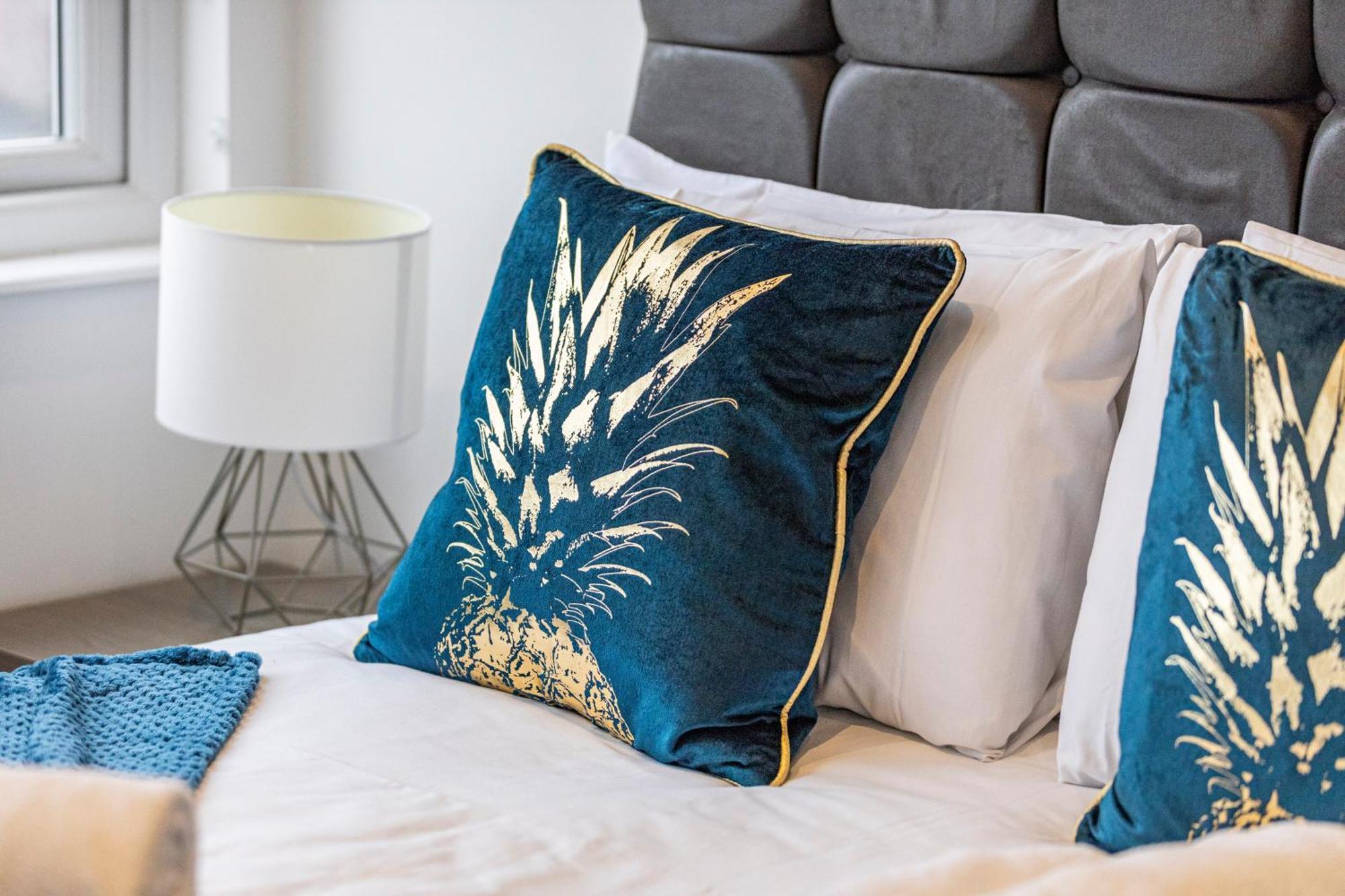 Luxurious 2 Bedroom - Apartment - Central Location Λονδίνο Εξωτερικό φωτογραφία